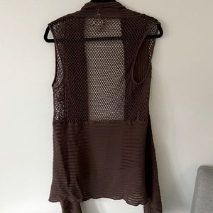 Sleeveless cardigan